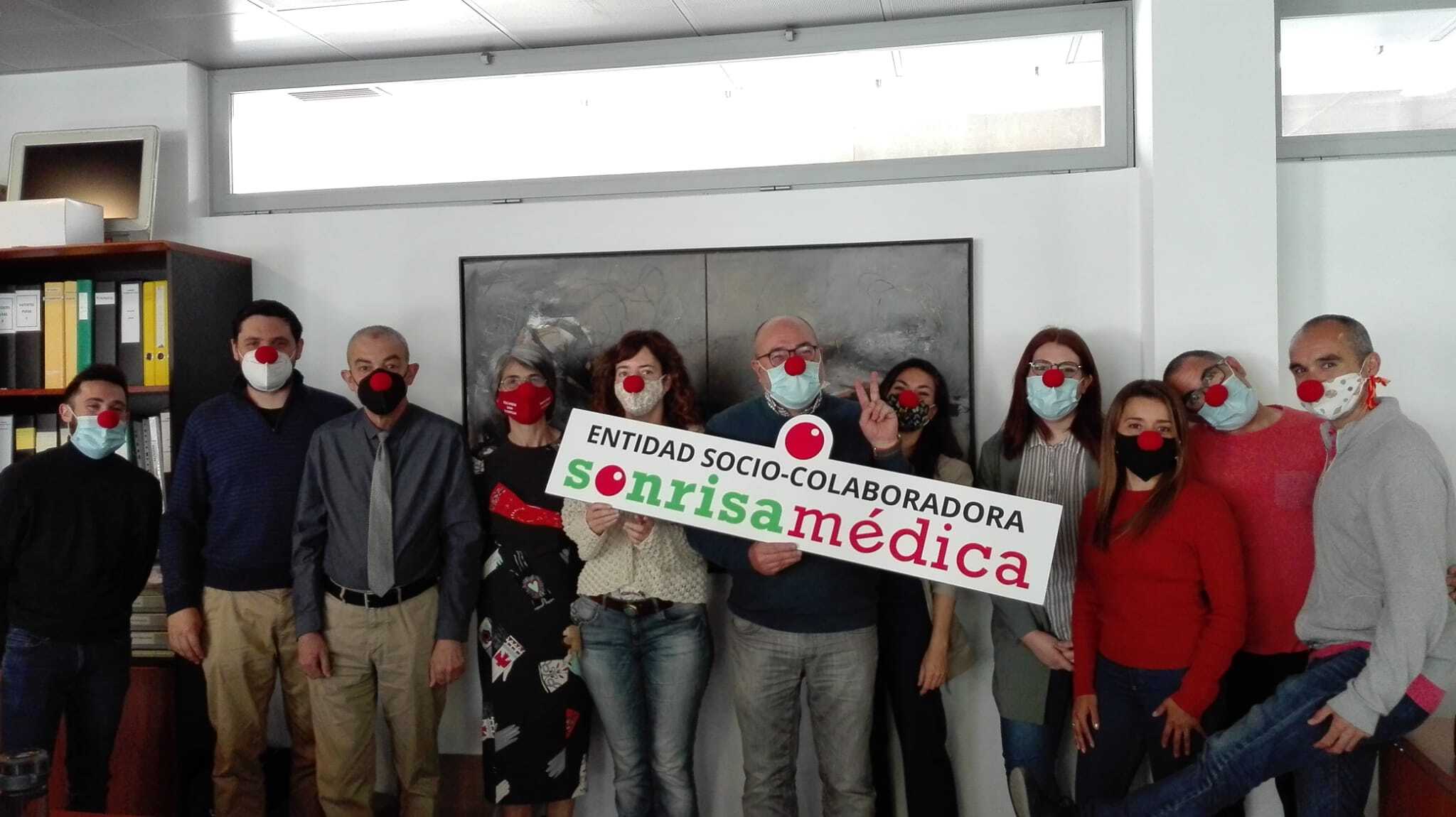 El equipo de Laminar Pharma, con Sonrisa Médica.